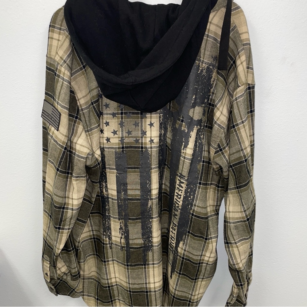 Howitzer Patriots MFG. plaid shirt hoodie.  New with tags. Size 3X. - Picture 6 of 7